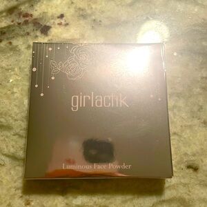 Girlactik luminous face powder new unopened